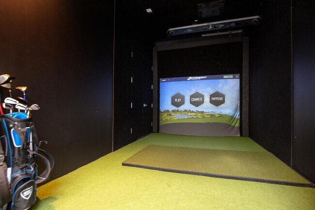 Building Photo - 851 NE 1st Ave