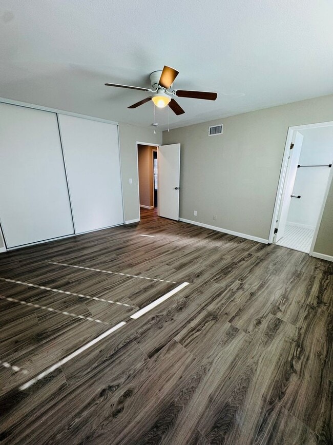 Building Photo - A Bright and Beautiful Place to Call Home