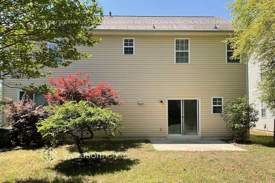 Building Photo - 17311 Commons Crossing Dr