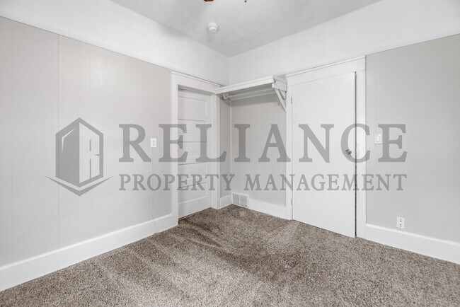 Building Photo - 232 S Sedgwick St