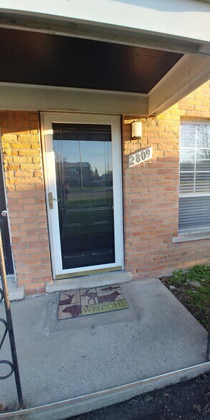 Building Photo - 2809 W 13 Mile Rd