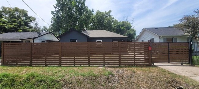 Building Photo - 54 De Boll St