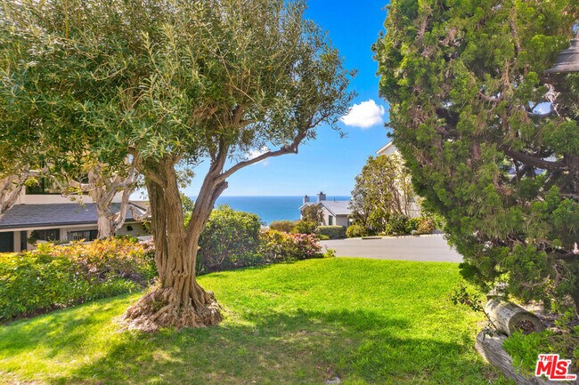 Building Photo - 6801 Seawatch Ln