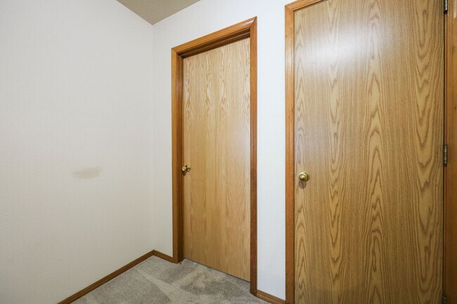 Building Photo - 2829 SE 90th Pl