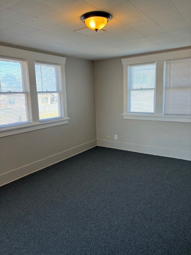 Building Photo - 1311 Hansen Ave