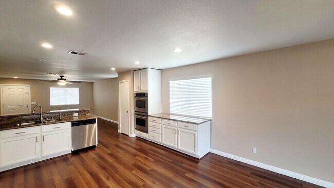 Building Photo - 7924 Odysseus Ave