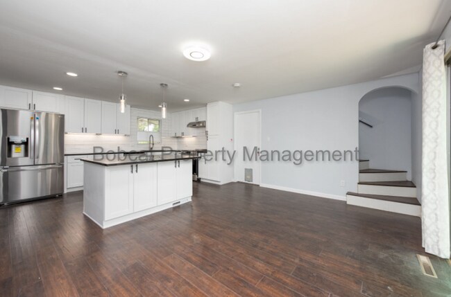 Building Photo - Remodeled 3 bed, 3 bath Home | Includes RV...