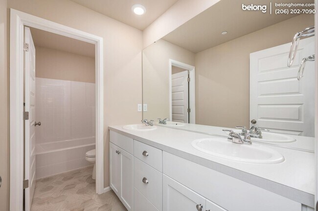 Building Photo - 3878 79th Dr NE