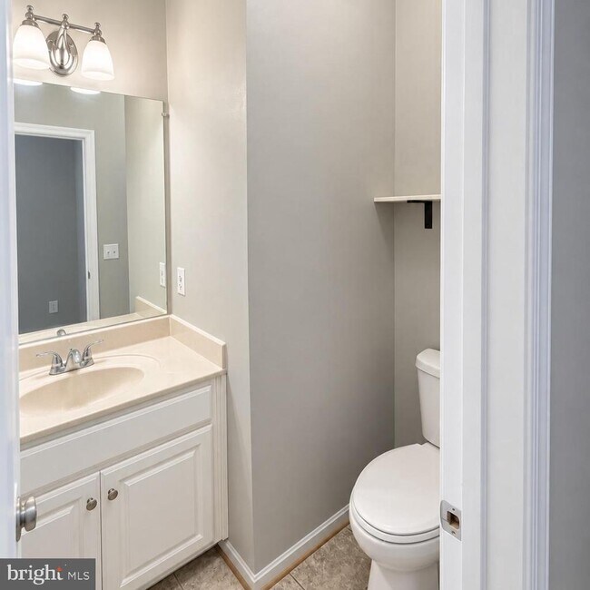 Building Photo - 1820 Cedar Cove Way