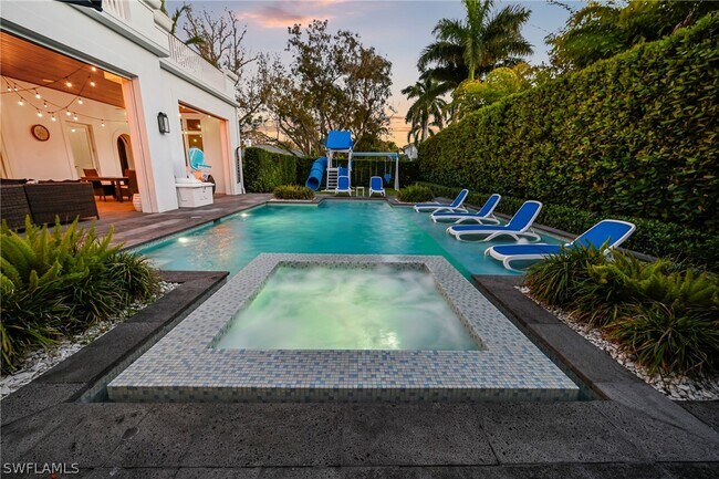 Building Photo - 215 3rd Ave N