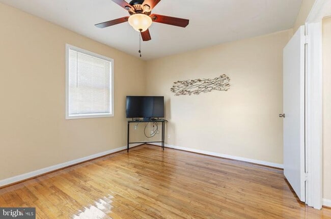 Building Photo - 2910 Peyton Randolph Dr