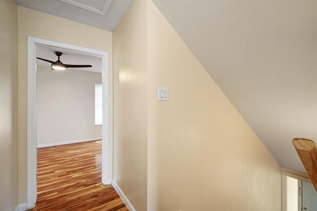 Building Photo - 1202 Artesian Cir