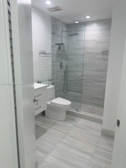 Building Photo - 9307 SW 138th Pl