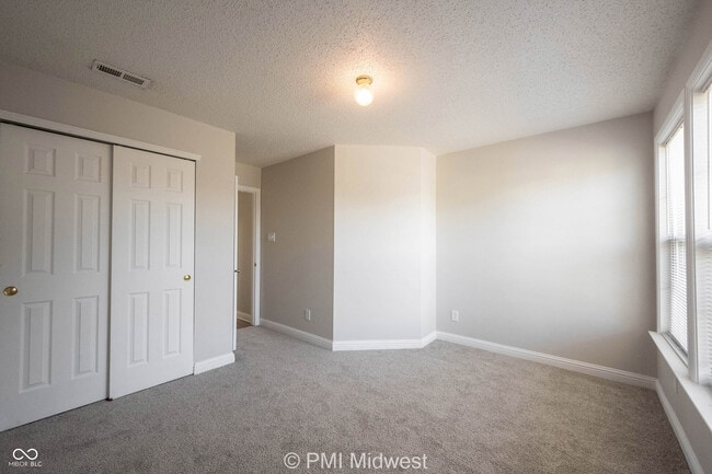 Building Photo - 859 Runnymede Dr