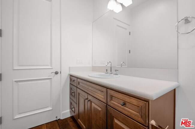 Building Photo - 18326 Columbus Cir