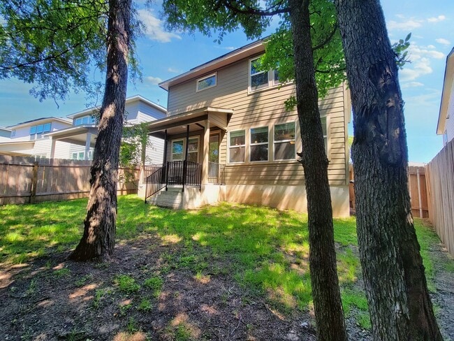 Building Photo - 1111 Winnie Dr