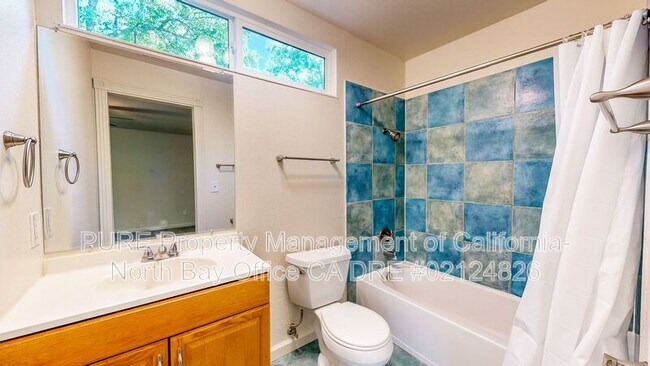 Building Photo - 360 Manka Cir
