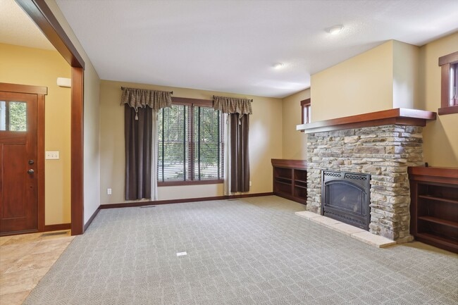 Building Photo - 14272 Grantaire Ln N
