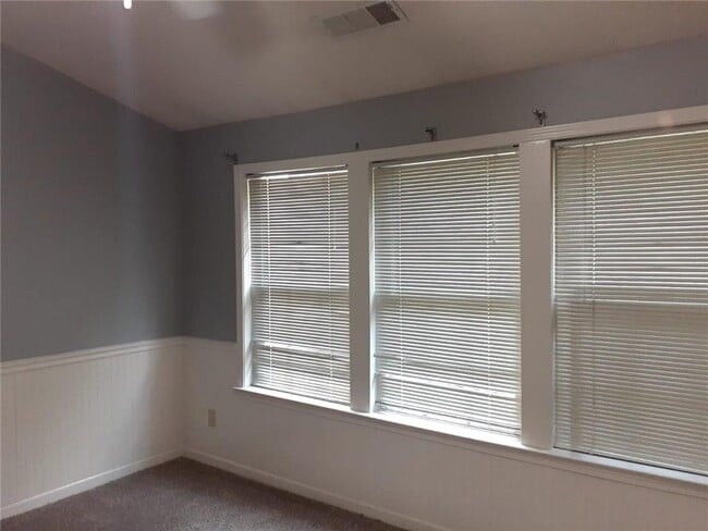 Building Photo - 2085 Whitestone Pl