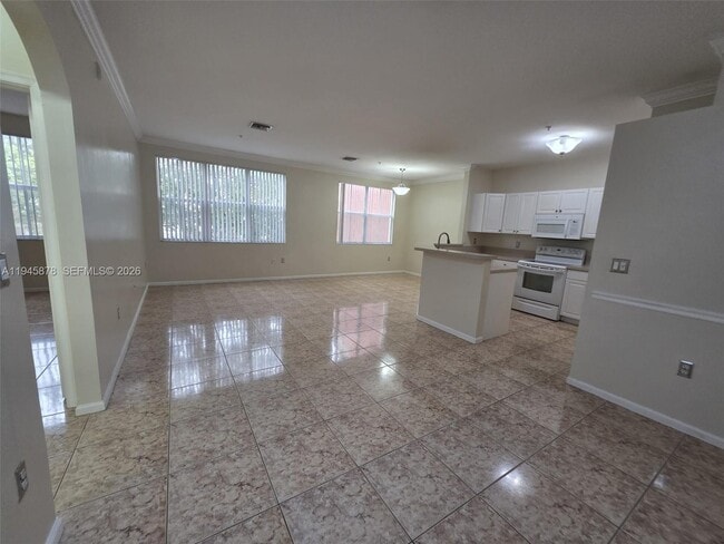 Building Photo - 4402 SW 160th Ave