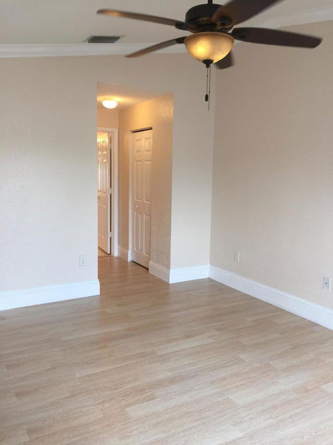 Building Photo - 5900 Azalea Cir