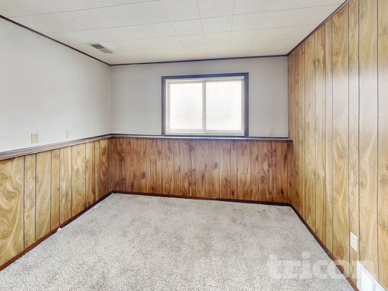 Building Photo - 3401 75th Ave N