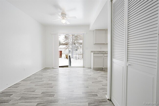 Building Photo - 6627 Orange Ln