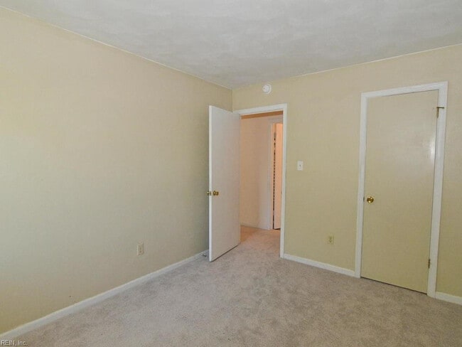 Building Photo - HILLTOP AREA FOR RENT!