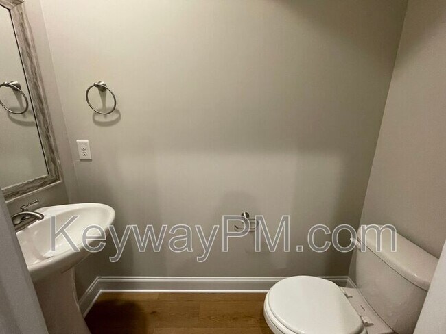Building Photo - 3089 Venetian Dr