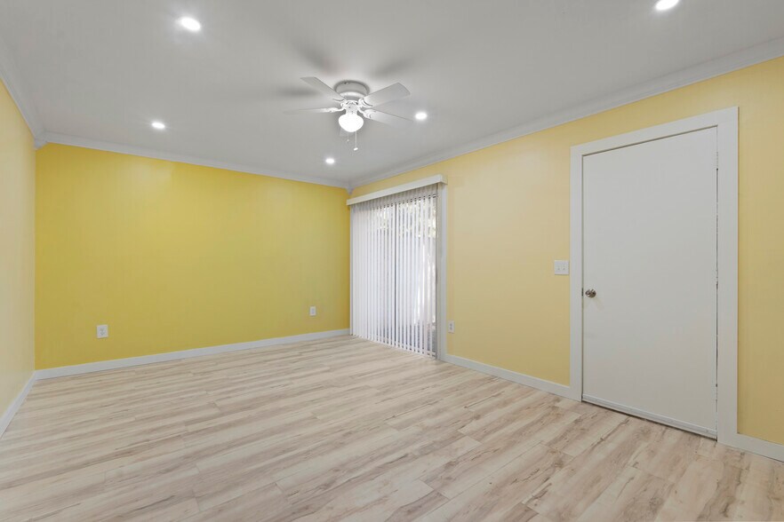 Building Photo - 400 William Hilton Pky