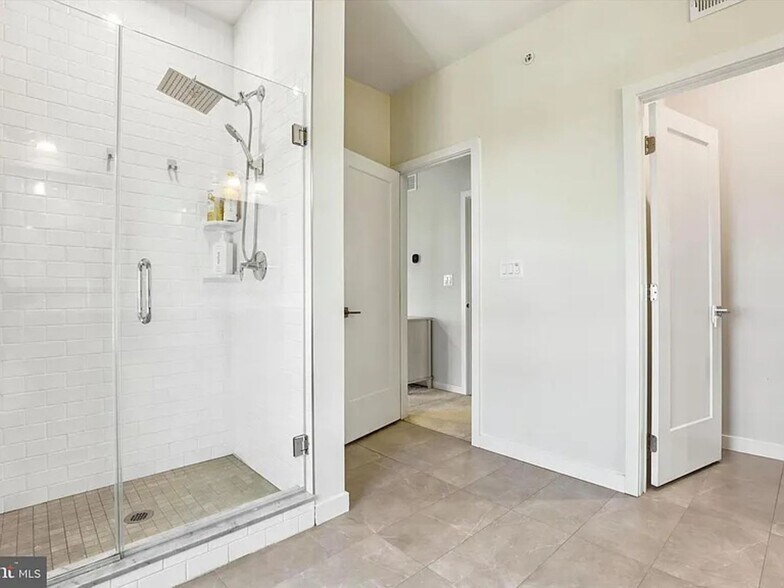 Building Photo - 604 McNair Dr