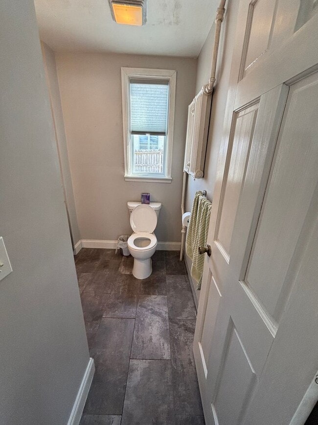 Building Photo - Must-See Rental! 2 bed, 1 bath La Crosse H...