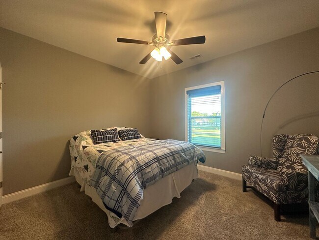 Building Photo - 225 Winding Creek Way