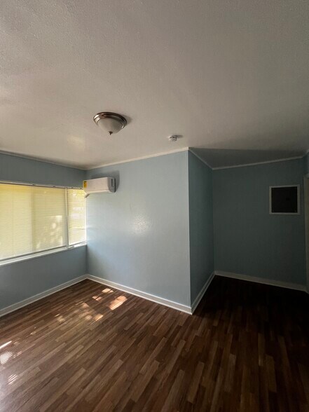 Building Photo - 3155 Shirley Dr