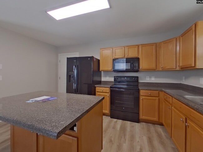 Building Photo - 137 Chatham Trace