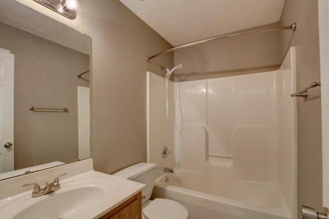 Building Photo - 1822 Harbor Dr