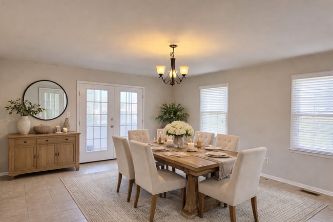 ***VIRTUALLY STAGED*** - 407 Collins Ave