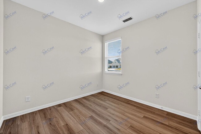 Building Photo - 512 Baker Ct