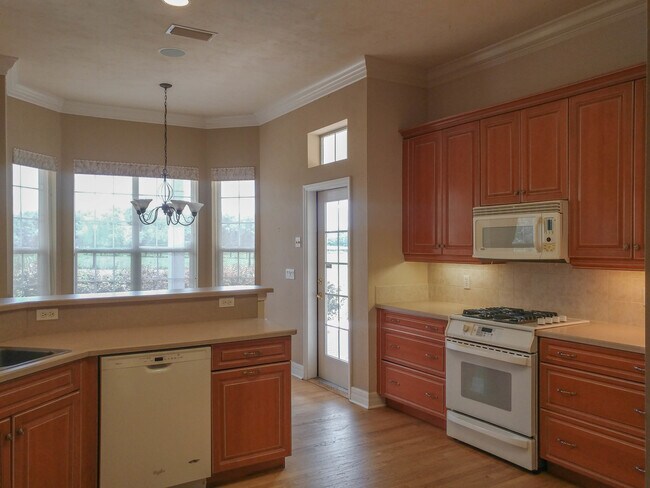 Building Photo - Idyllic Farmhouse in Newberry