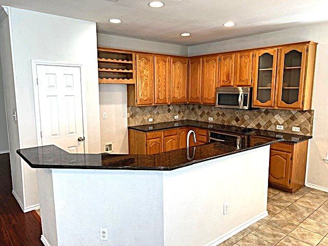 Building Photo - 525 Waterview Dr