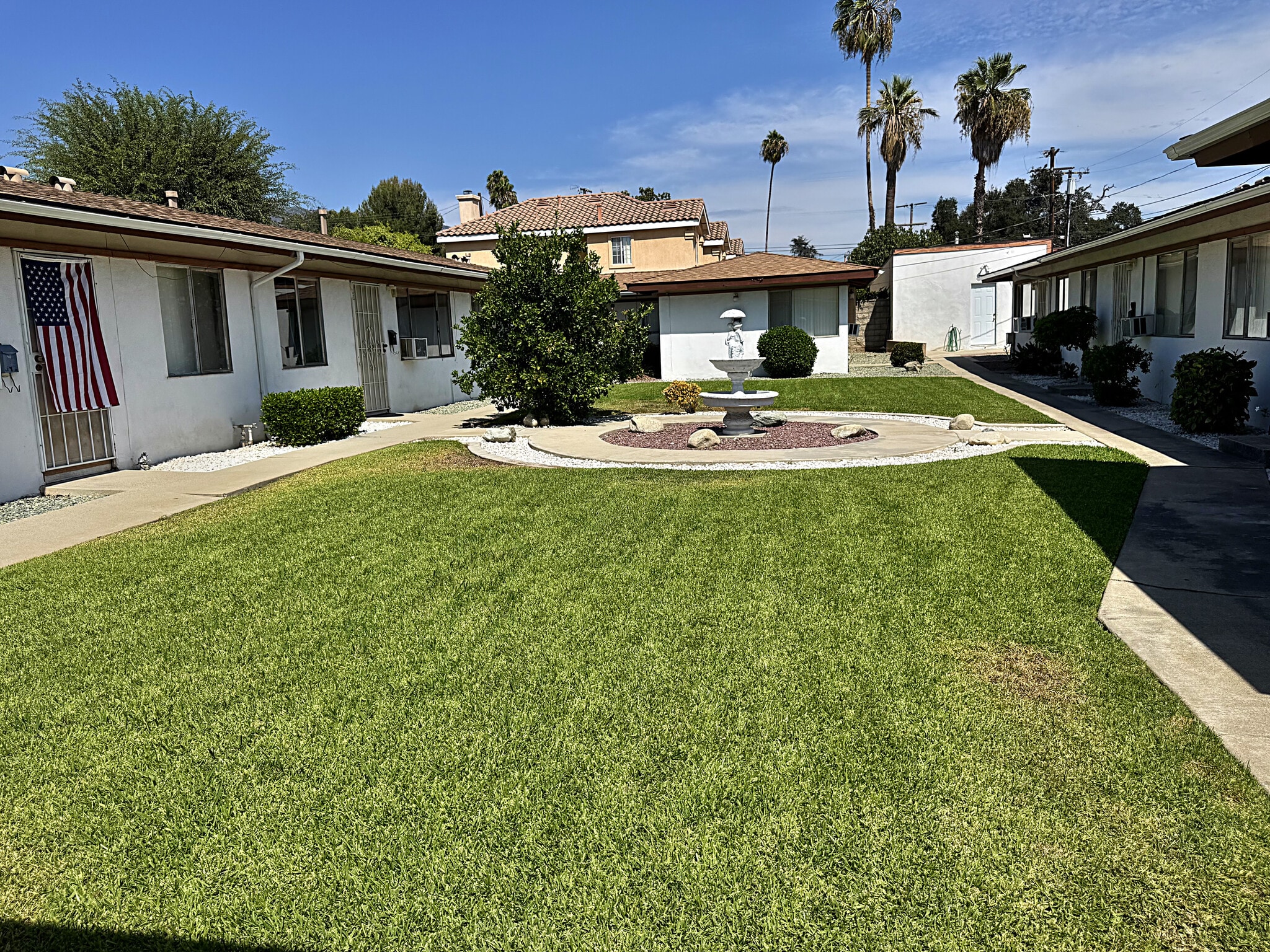 Building Photo - 407 Violet Ave