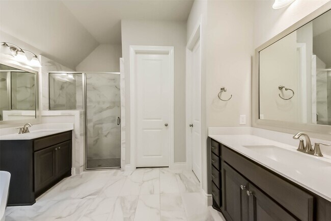 Building Photo - 21825 Enchanted Rock Dr N