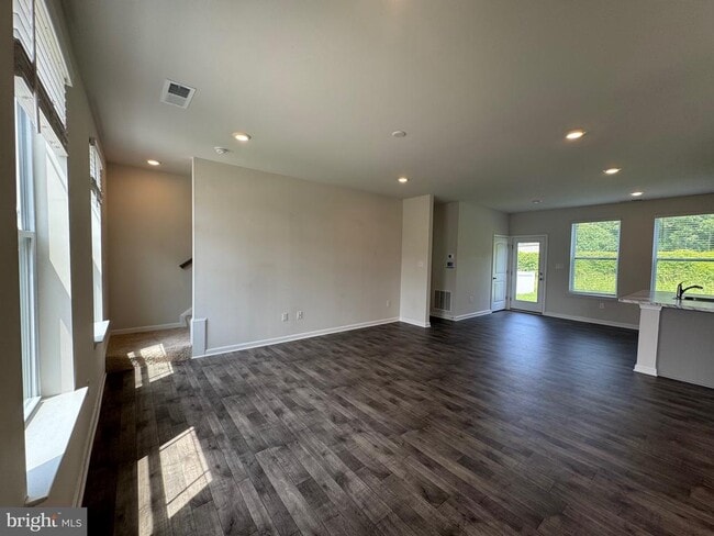 Building Photo - 95 Filbert Dr