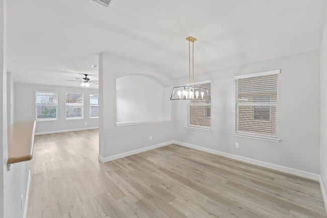 Building Photo - 3529 Shiraz Loop