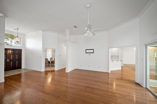 Building Photo - 601 Willow Point Ct