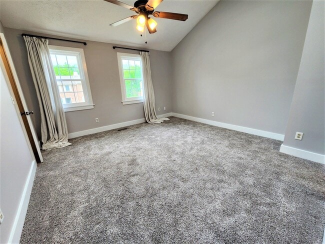 Building Photo - COMING SOON... Beautiful 2BR/1.5BA Townhouse in Hermitage Meadows!