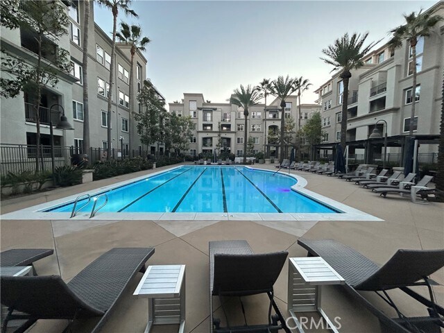 Building Photo - 1356 Scholarship