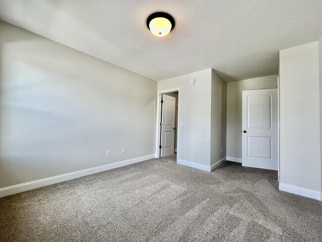 Building Photo - 759 Fairview Cir
