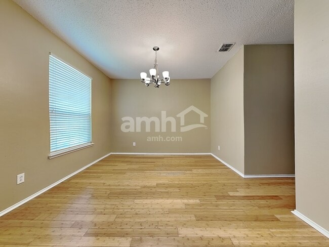 Building Photo - 2821 Bentridge Dr