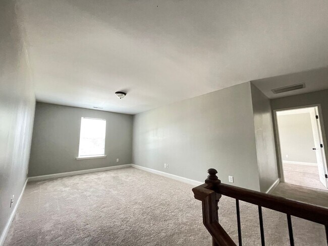 Building Photo - 96 Castlebay Dr
